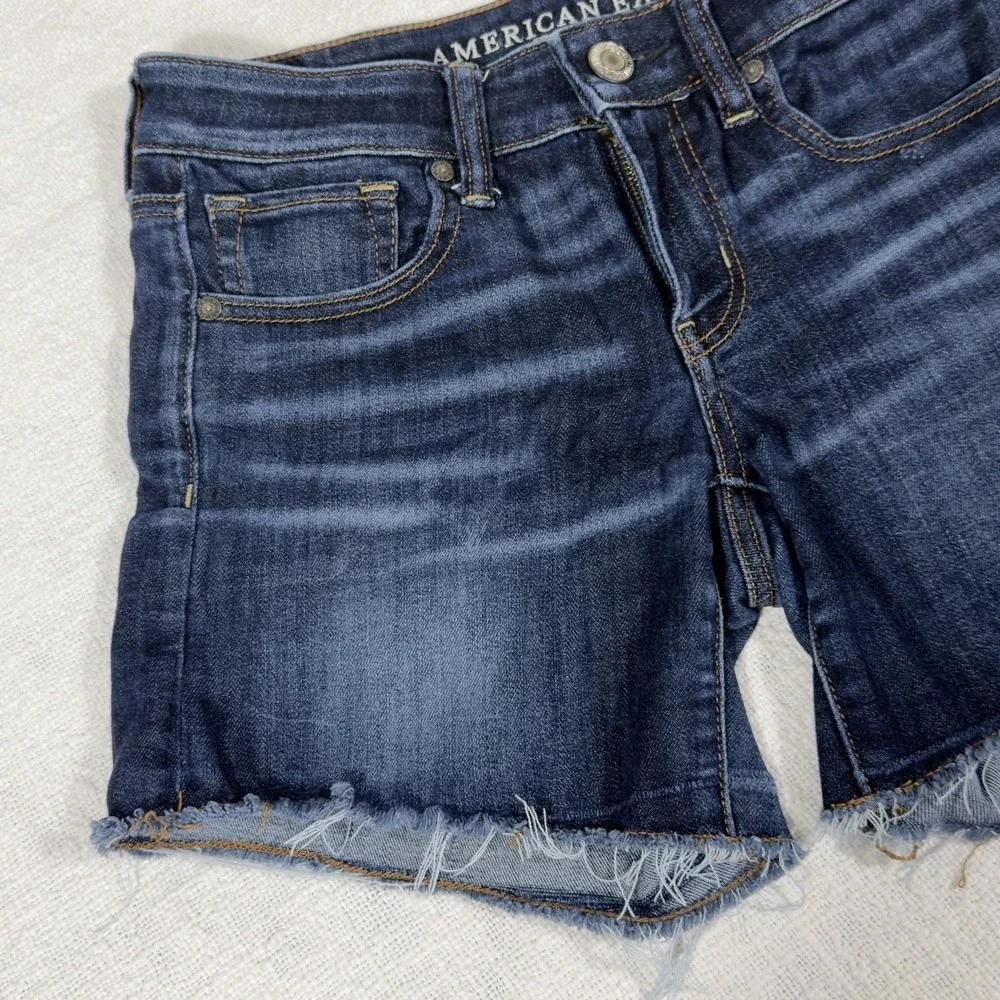 American‎ Eagle Next Level Stretch Midi Distressed Blue Jean Shorts Size 2 Dark